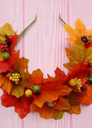 Осінній обруч з листям, ягодами та шипшиною4 фото