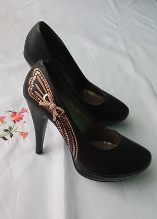 Женские туфли - будут выглядеть черные 39, 40 размер ❣️ распродаж
