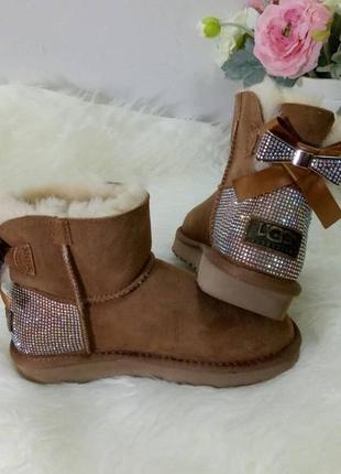 Уггі жіночі коричневі оригінал ugg australia у стразах п'ята. натуральне хутро, замша (1012668-2)3 фото