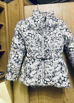 Guess курточка девочку новая с бирками.