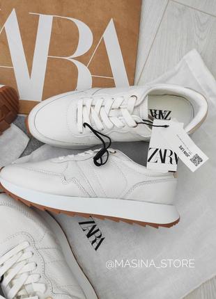 Нові шкіряні кросівки zara