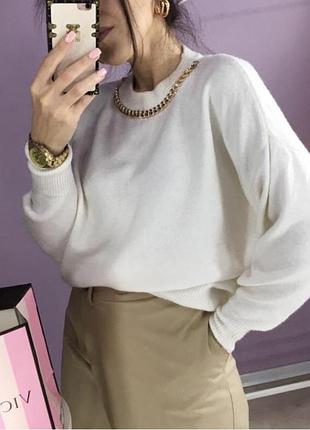 Білий об’ємний светр з декором h&m