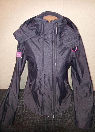 Демисезонная куртка superdry на девочку 11-14 лет.