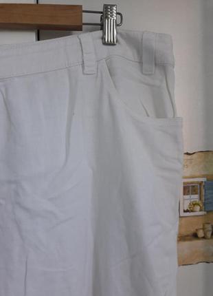 Белые брюки прямого покроя,пот52 поб 62 диз 103 полушаг 40 ширина брюк внизу 313 фото