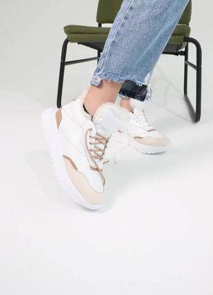 Теплі кросівки