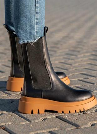 Стильные ботинки челси на резинке женские черные кожаные мех зимние (зима 2022-2023)4 фото