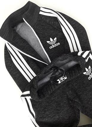 Теплий спортивний костюм adidas 116-122
