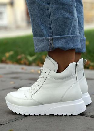 Стильные ботинки спортивные,кроссовки женские кожаные белые зимние (зима 2022-2023)5 фото
