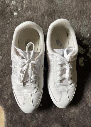 Кросівки білі фірмові3 фото