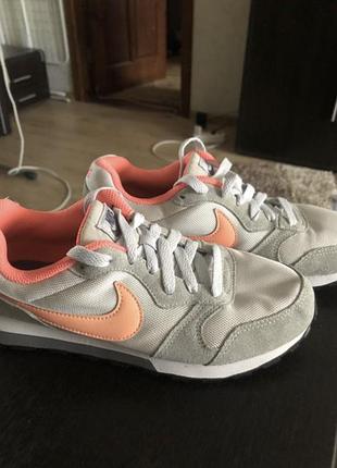 Кросівки nike