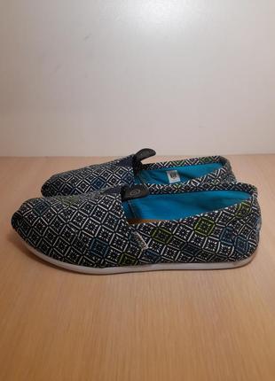 Кеды, слипоны, эспадрильи toms