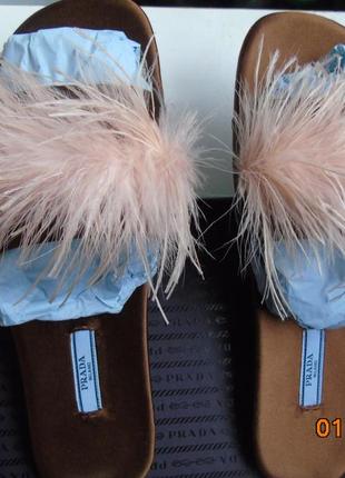Шлепанцы prada женские, пантолеты с декором перьями размер 40-41 оригинал8 фото