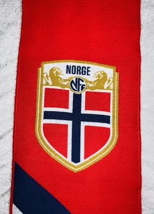 Класний спортивний / футбольний акриловий червоний шарф з написами nogge sterkere sammen