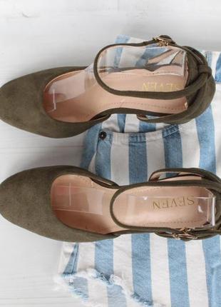 Шикарные туфли, босоножки 39 размера цвета хаки2 фото
