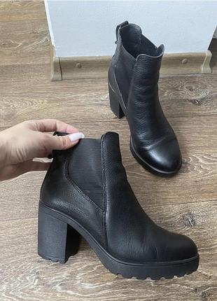 Кожаные полусапожки ботинки