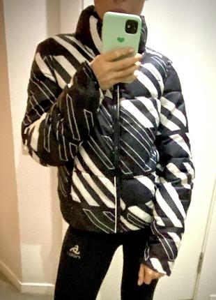 Стильний зимовий пуховик superdry