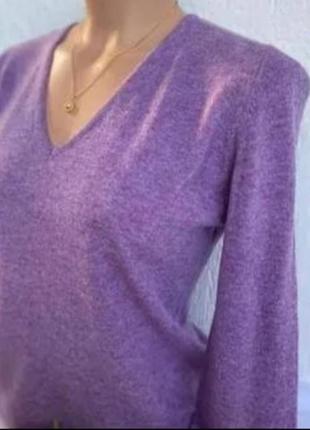 Светр жіночий