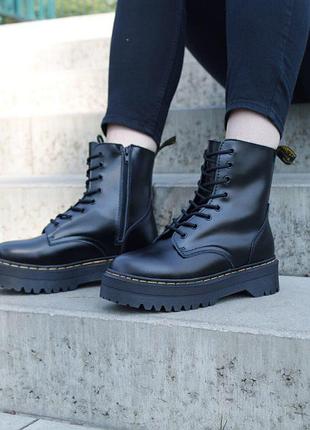 Жіночі ботінки dr. martens jadon black no logo (термо змійка) 1

женские ботинки мартенс