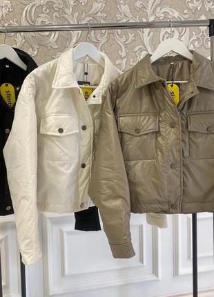 Укорочена лемі куртка для дівчинки