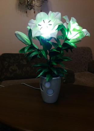 Светильник из изолона лилии.4 фото