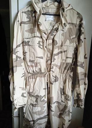Kуртка bershka в военном стиле.
