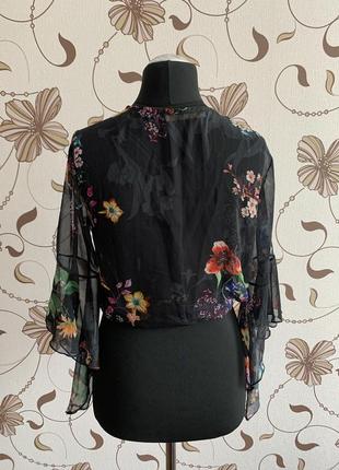 Укороченный топ, блуза с цветочным принтом rinascimento, р.м, италия2 фото