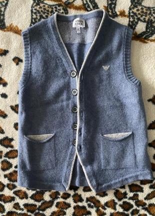Жилетка тёплая armani на 8 лет оригинал , шерсть 25/