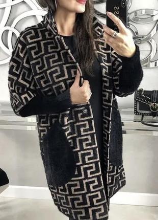 Яскраве хутряне пальто з гарним принтом 48-52