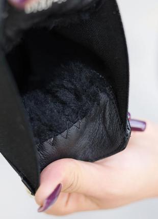 Стильные ботинки челси на резинке женские черные кожаные мех зимние (зима 2022-2023)6 фото