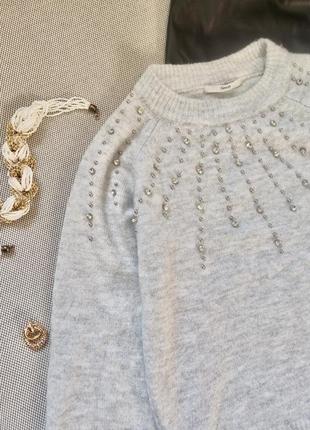 Женский свитер базовый с диамантами стразами серый зимний3 фото