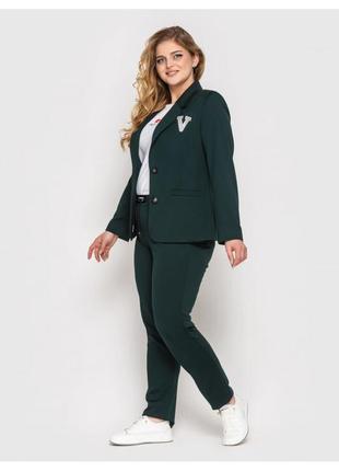 Жіночий костюм