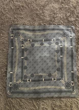 Хустка guess