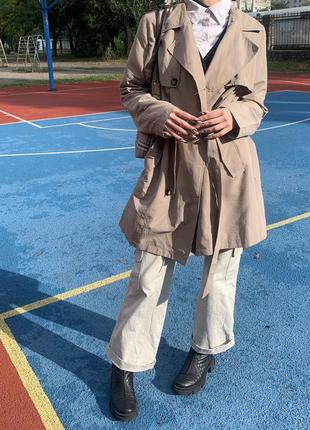 Шикарний тренч пісочного кольору atmosphere