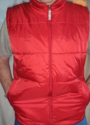 Нова стоковая фірмова зима осінь жилетка безрукавка бренд .b&c  bodywarmer

.хл.3 фото