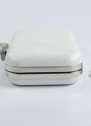 Белая вечерняя сумочка клатч бокс на цепочке маленькая выпускная мини сумка клатч на выпускной5 фото