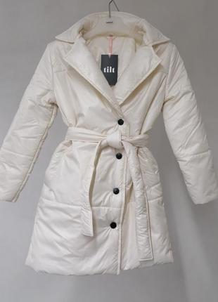 Стильне пальто для дівчинки