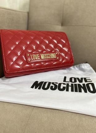 Love moschino