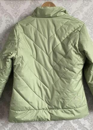 Осіння куртка на замок фісташкового кольору, стьогана куртка8 фото