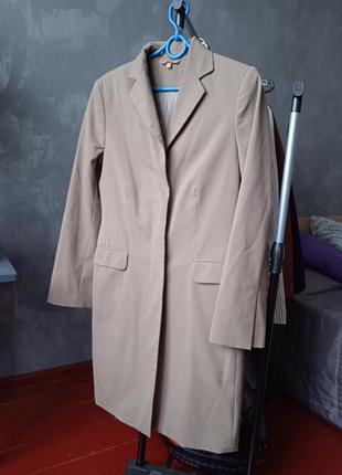 Пальто бежеве, базове.