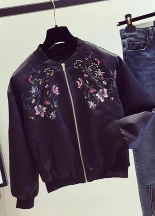 Вишита куртка бомбер - поєднання сучаснсті і традицій