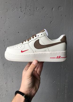 Nike air force 1 brown white rise mocco топовые кроссовки найк белые коричневые кофейные білі крутезні кросівки демі осінь весна літо новинка