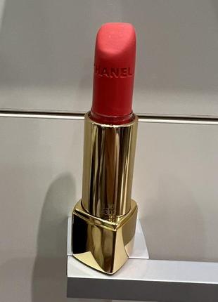 Стойкая губная помада chanel rouge allure 136 оригинал4 фото