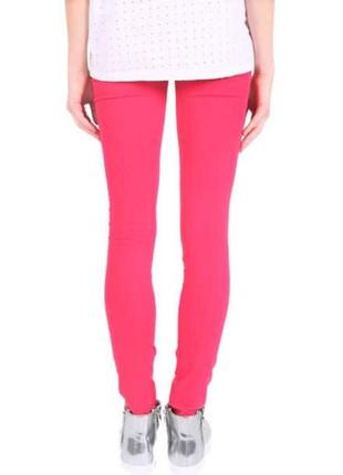 Женские джинсы diesel розового цвета, skinny, с рваностями.3 фото