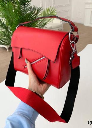 Красная женская сумка2 фото
