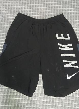 Nike · бігові шорти flex challenger