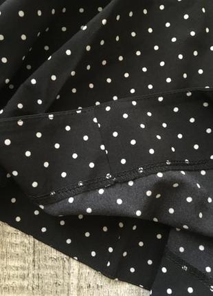 Нарядна легка коротка чорна сукня вільного крою трапеція в горошок без рукавів для вагітних3 фото