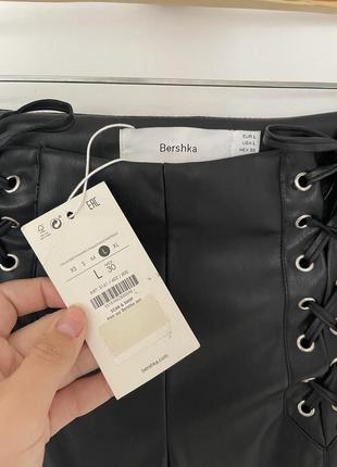 Шкіряні штани кльош bershka4 фото