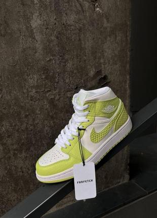 Nike jordan 1 retro green python жіночі високі топові кросівки найк джордан салатові під рептилію женские яркие бренд кроссовки под рептилию салатовые