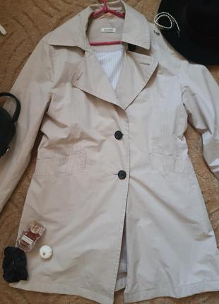 Бежевый плащ 5