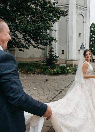 Весільна сукня